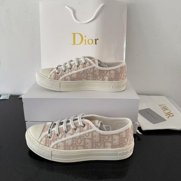 Christian Dior women's pink canvas shoes - Picture 1 of 4